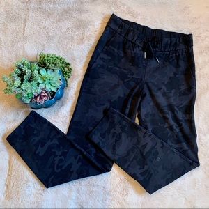 NWOT lululemon Keep Moving Pant, camo print size 4